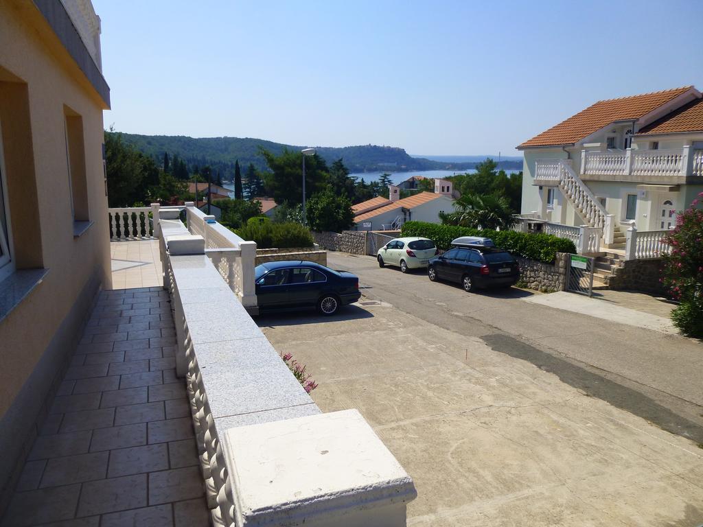 Apartments Villa Rosmarin Omišalj المظهر الخارجي الصورة