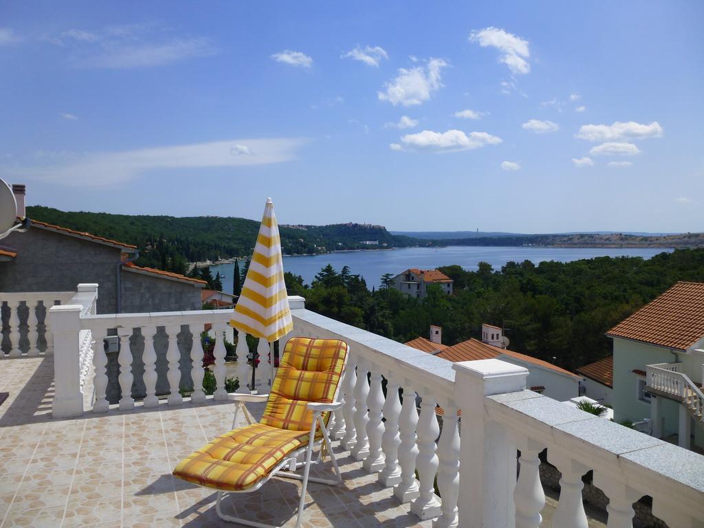 Apartments Villa Rosmarin Omišalj الغرفة الصورة