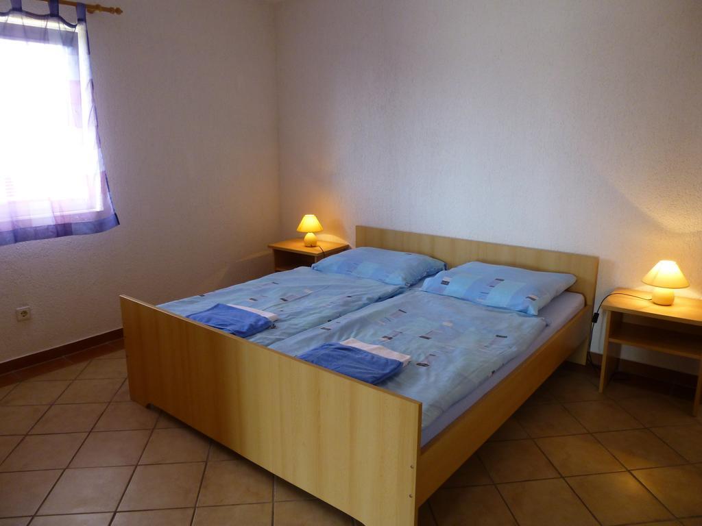 Apartments Villa Rosmarin Omišalj الغرفة الصورة