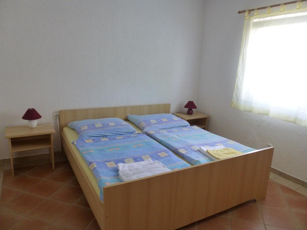 Apartments Villa Rosmarin Omišalj الغرفة الصورة