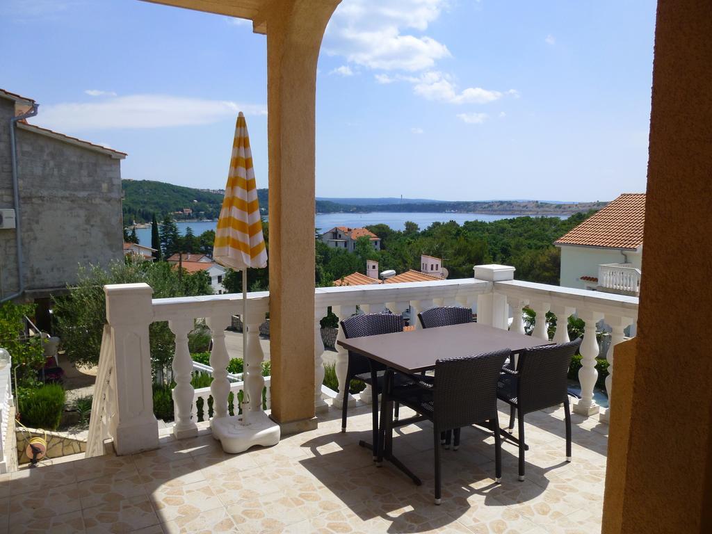Apartments Villa Rosmarin Omišalj المظهر الخارجي الصورة
