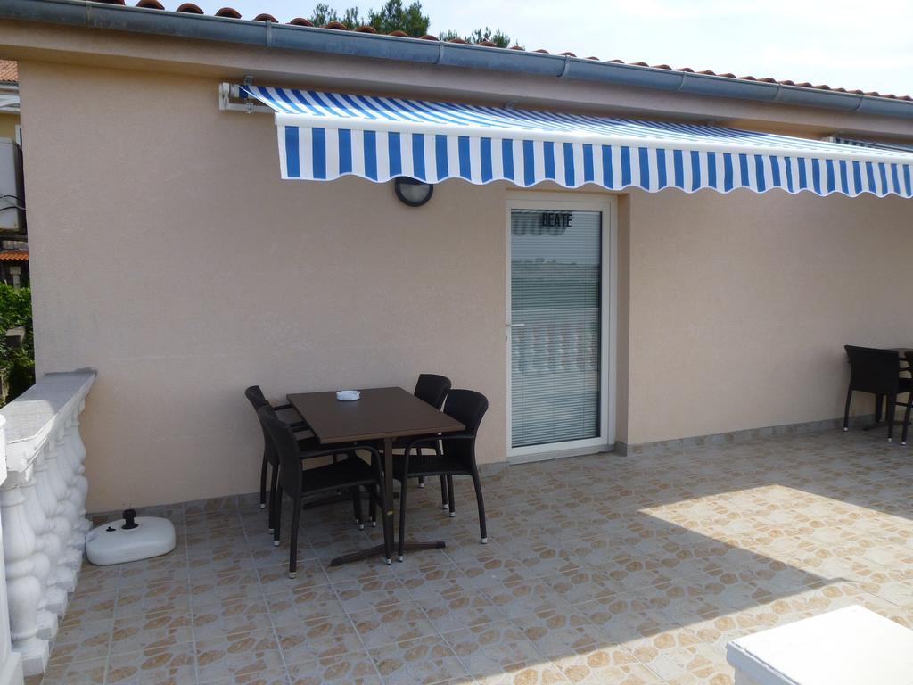 Apartments Villa Rosmarin Omišalj المظهر الخارجي الصورة