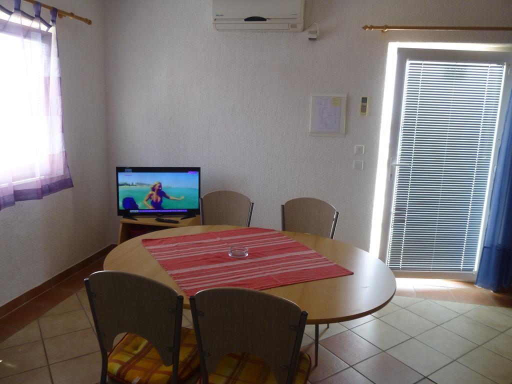 Apartments Villa Rosmarin Omišalj المظهر الخارجي الصورة