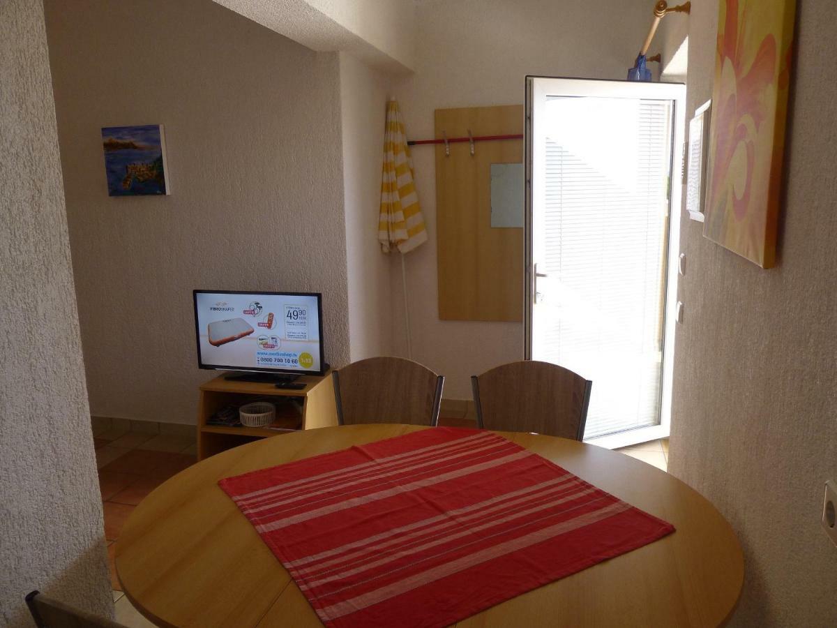 Apartments Villa Rosmarin Omišalj المظهر الخارجي الصورة