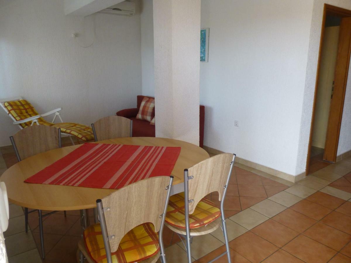 Apartments Villa Rosmarin Omišalj المظهر الخارجي الصورة