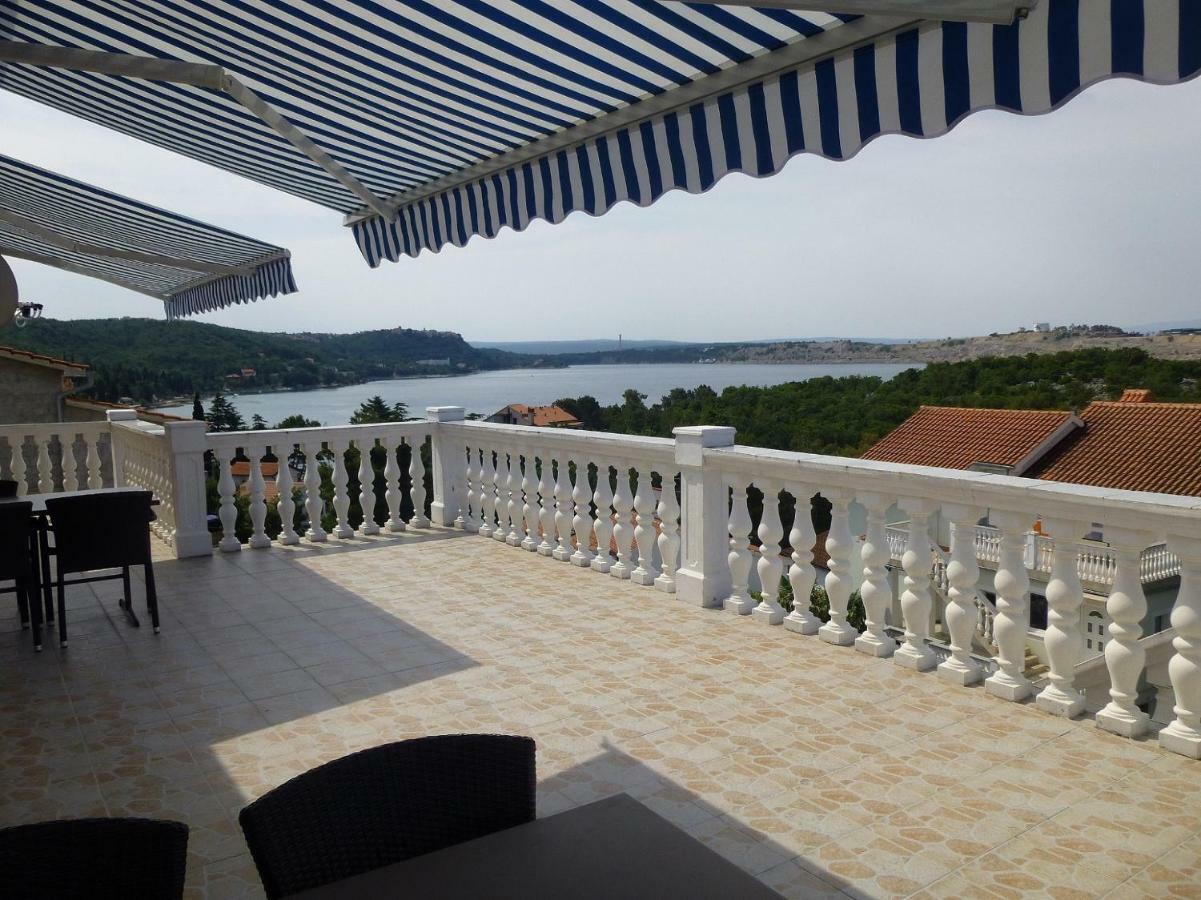 Apartments Villa Rosmarin Omišalj المظهر الخارجي الصورة