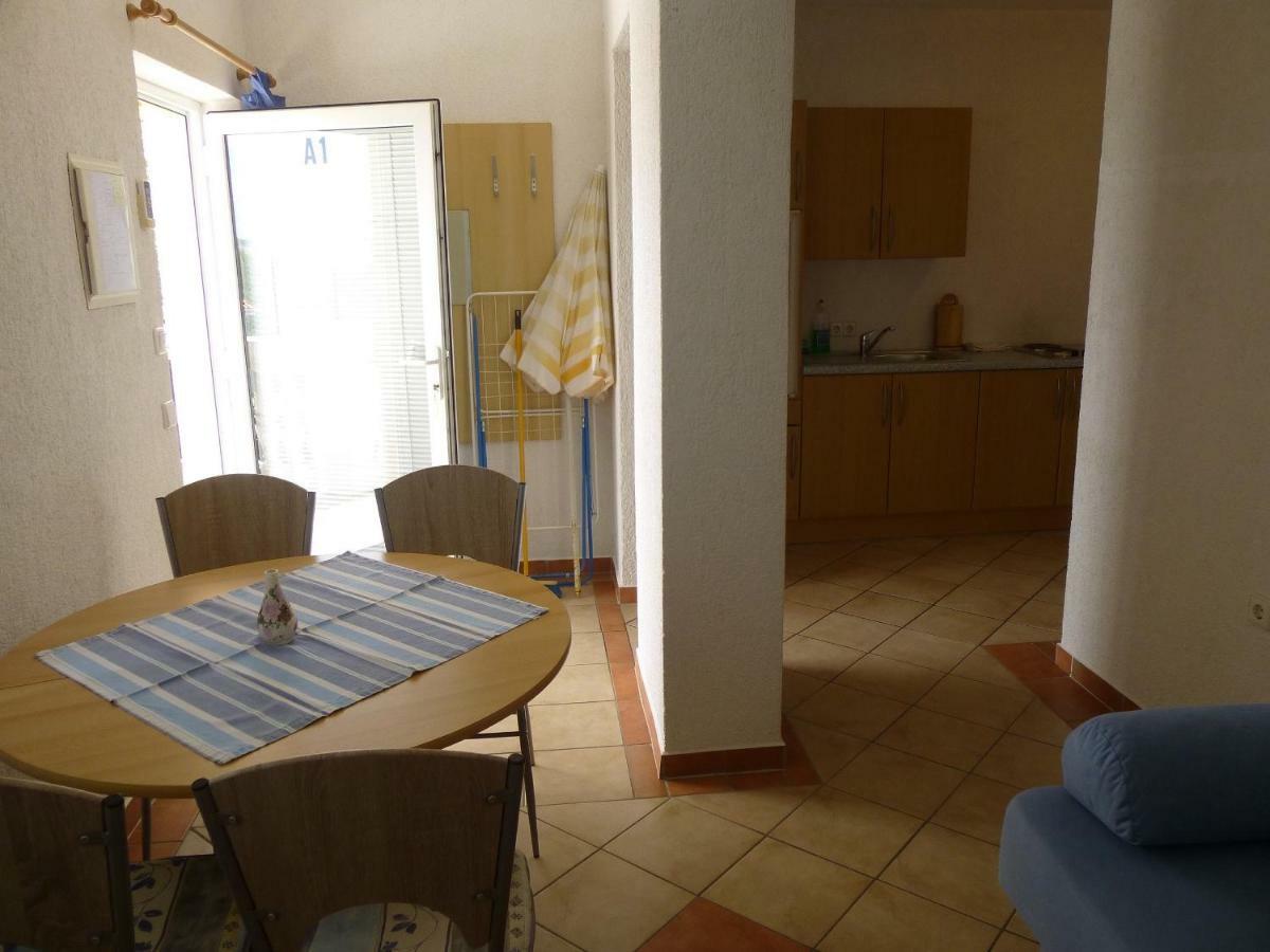 Apartments Villa Rosmarin Omišalj المظهر الخارجي الصورة