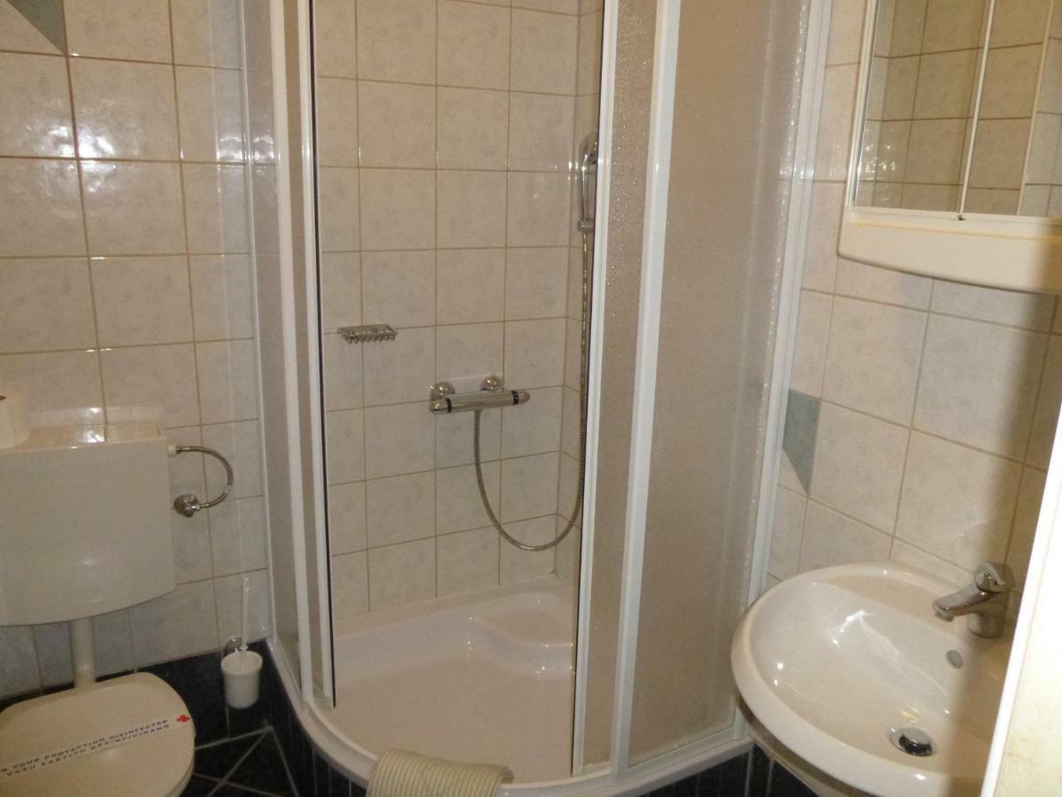 Apartments Villa Rosmarin Omišalj المظهر الخارجي الصورة