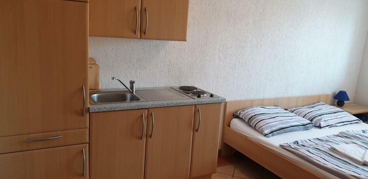 Apartments Villa Rosmarin Omišalj المظهر الخارجي الصورة